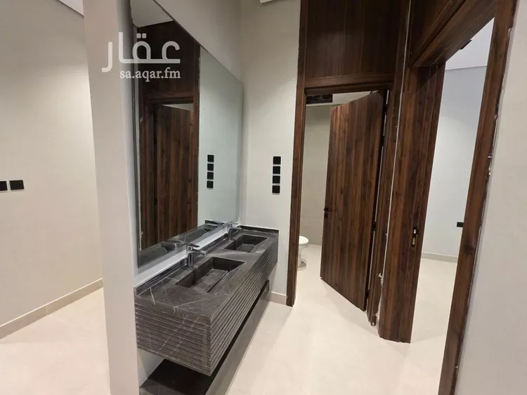 Floor for Sale in Riyadh Al Yarmouk 10