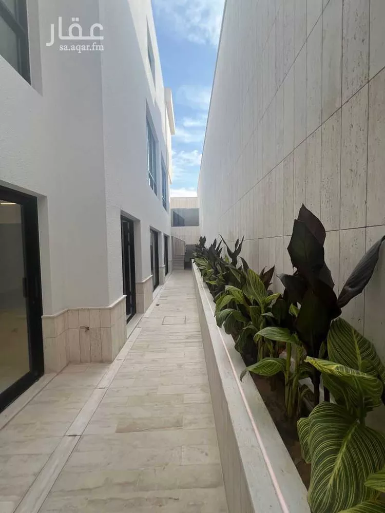فيلا للإيجار في شارع عيون الجواء, حي العليا, مدينة الرياض, منطقة الرياض صورة 3