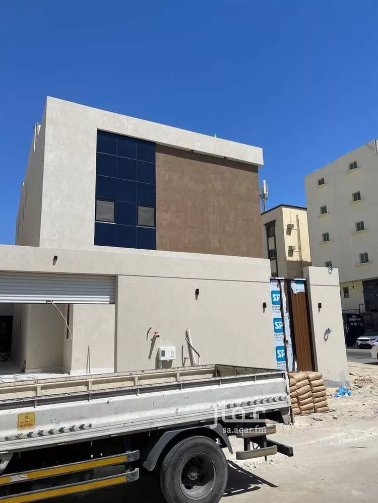 فيلا للبيع في شارع محمد الكاتب, حي الشاطئ الغربي, مدينة الدمام, المنطقة الشرقية صورة 3