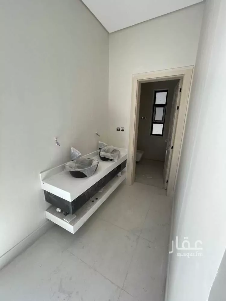 فيلا للبيع في شارع محمد الكاتب, حي الشاطئ الغربي, مدينة الدمام, المنطقة الشرقية صورة 5