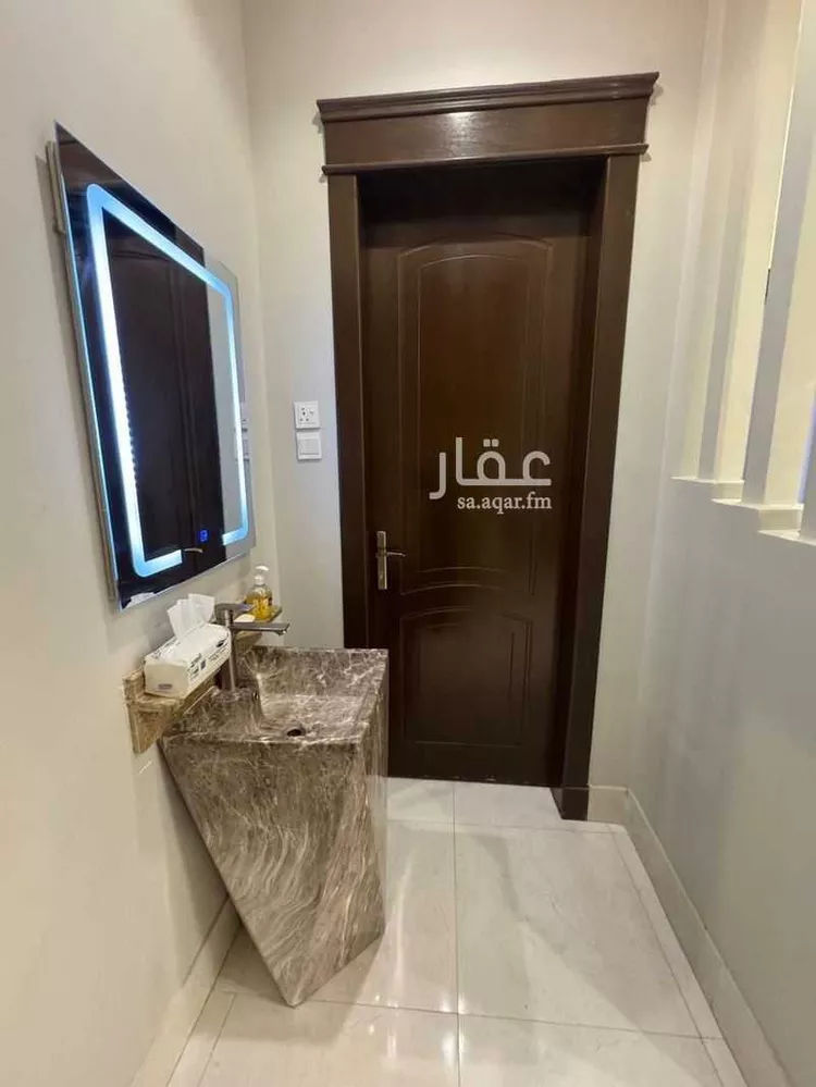 فيلا للبيع في شارع إبراهيم بن حسين, حي المهدية, مدينة الرياض, منطقة الرياض صورة 5