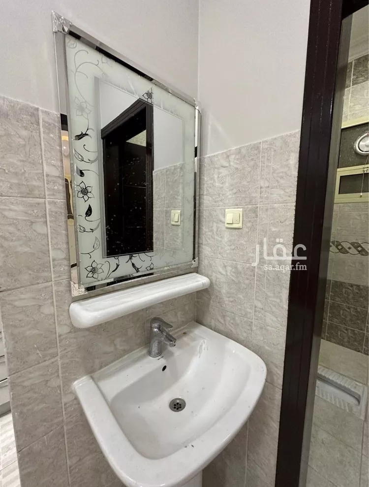 عمارة للإيجار في شارع عبدالمحسن أبابطين, حي النسيم الشرقي, مدينة الرياض, منطقة الرياض صورة 5