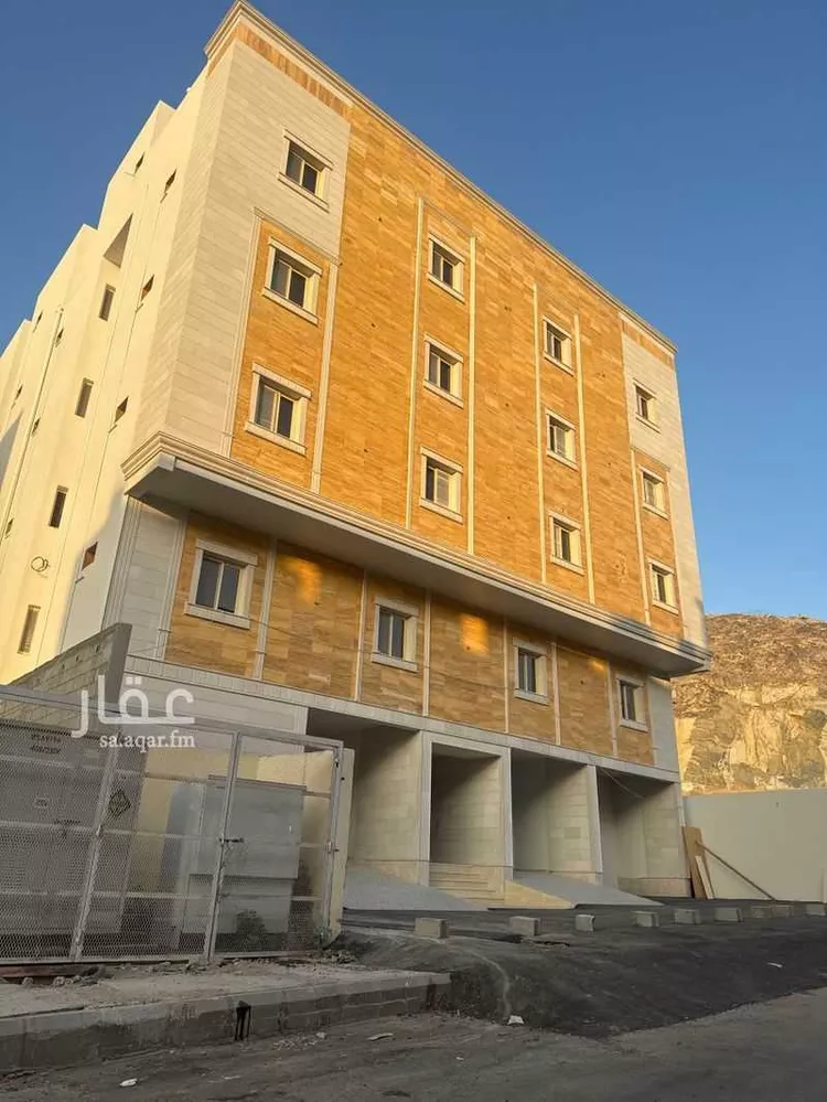 عمارة للإيجار في شارع خلف بن هشام, حي بطحاء قريش, مدينة مكة المكرمة, منطقة مكة المكرمة