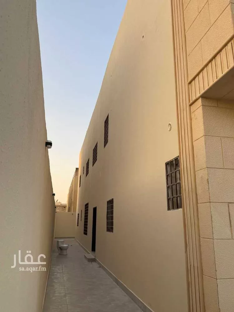 فيلا للبيع في شارع رقم 38 ، حي العزيزية ، الرياض ، منطقة الرياض صورة 3