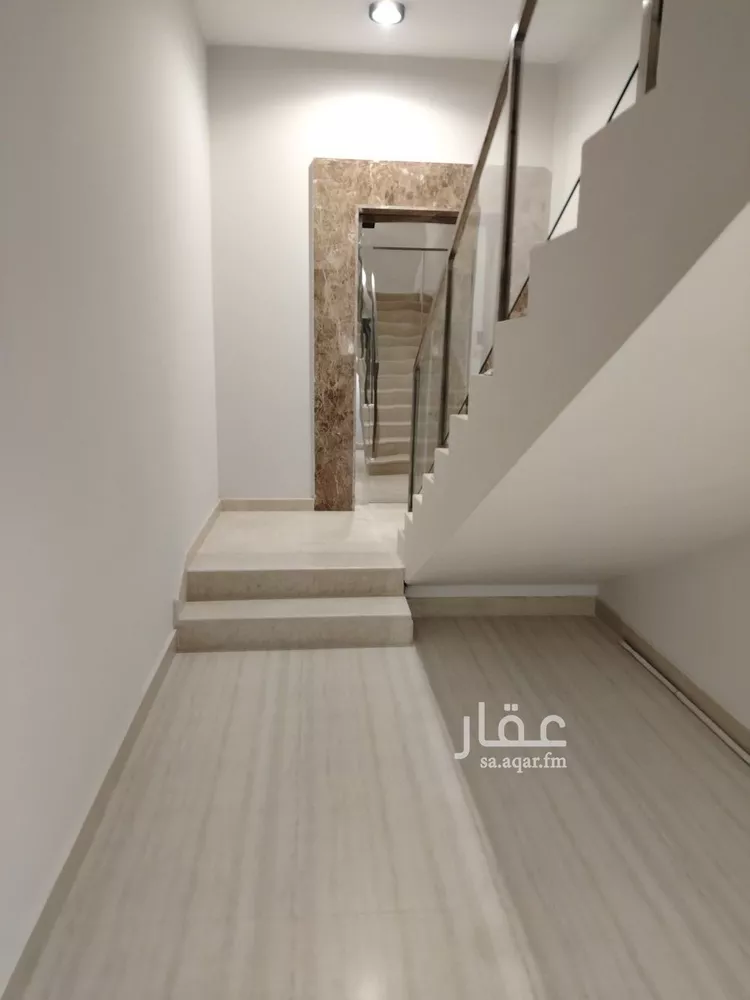 دور للبيع في شارع محمد بن بشر, حي العارض, مدينة الرياض, منطقة الرياض صورة 2