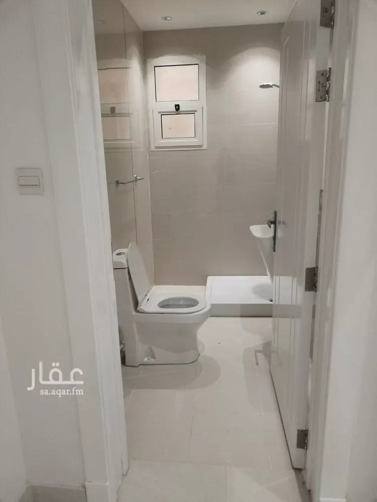 فيلا للإيجار في شارع عبدالعزيز بن سبيل, حي العارض, مدينة الرياض, منطقة الرياض صورة 2