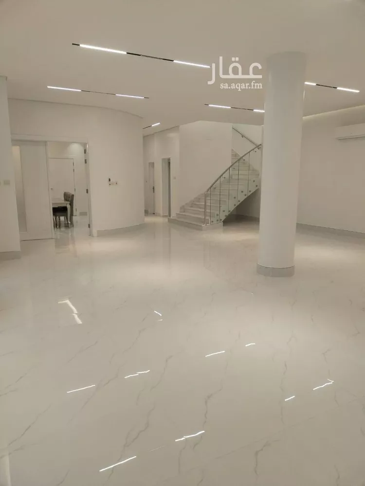 فيلا للبيع في شارع عبدالعزيز بن سبيل, حي العارض, مدينة الرياض, منطقة الرياض صورة 2