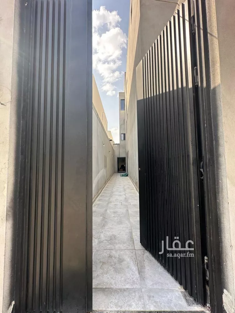 فيلا للبيع في شارع محمد بن طولون, حي العارض, مدينة الرياض, منطقة الرياض صورة 2