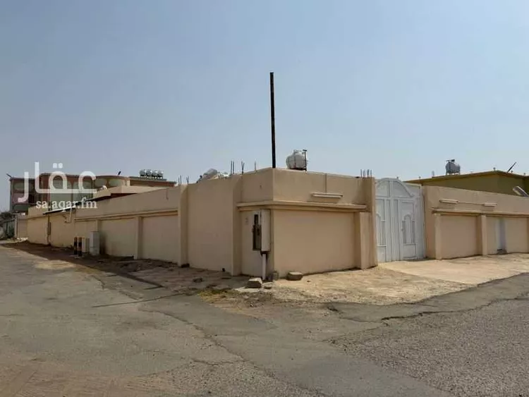 دور للبيع في شارع لطف ابن سعد السميني, حي النهضة, مدينة محائل, منطقة عسير صورة 2