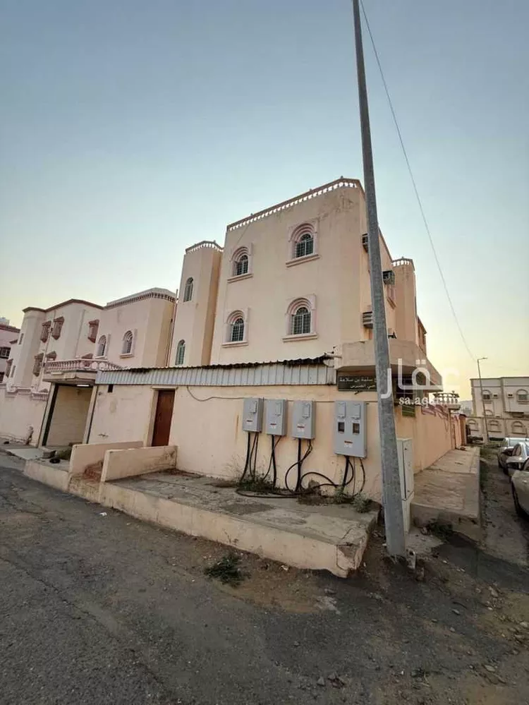 عمارة للبيع في شارع سراقة بن مالك, حي الضرس, مدينة محائل, منطقة عسير صورة 3
