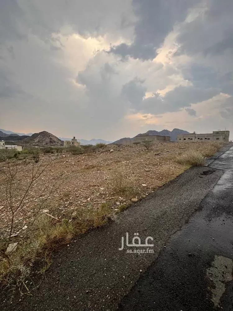 أرض للبيع في شارع طريق الشعبين, حي ضرس الاحابيش (المزرق), مدينة ضرس الاحابيش (المزرق), منطقة عسير