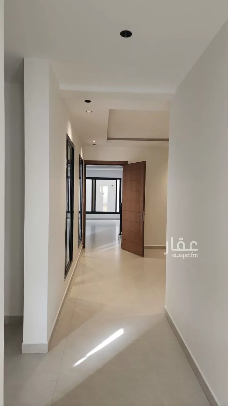 فيلا للبيع في شارع زكريا الساحلي, حي الراكة الجنوبية, مدينة الخبر, المنطقة الشرقية صورة 2