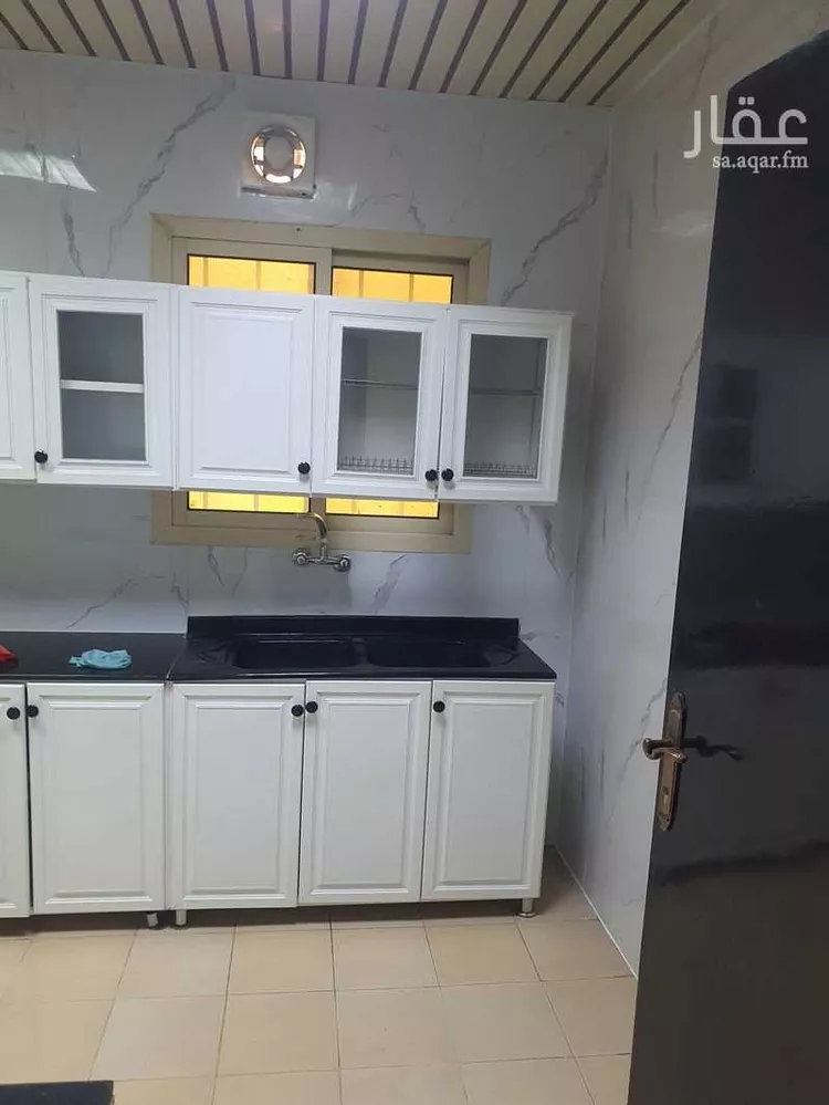 شقة للإيجار في شارع ابن المنذر ، حي عكاظ ، الرياض ، منطقة الرياض صورة 3