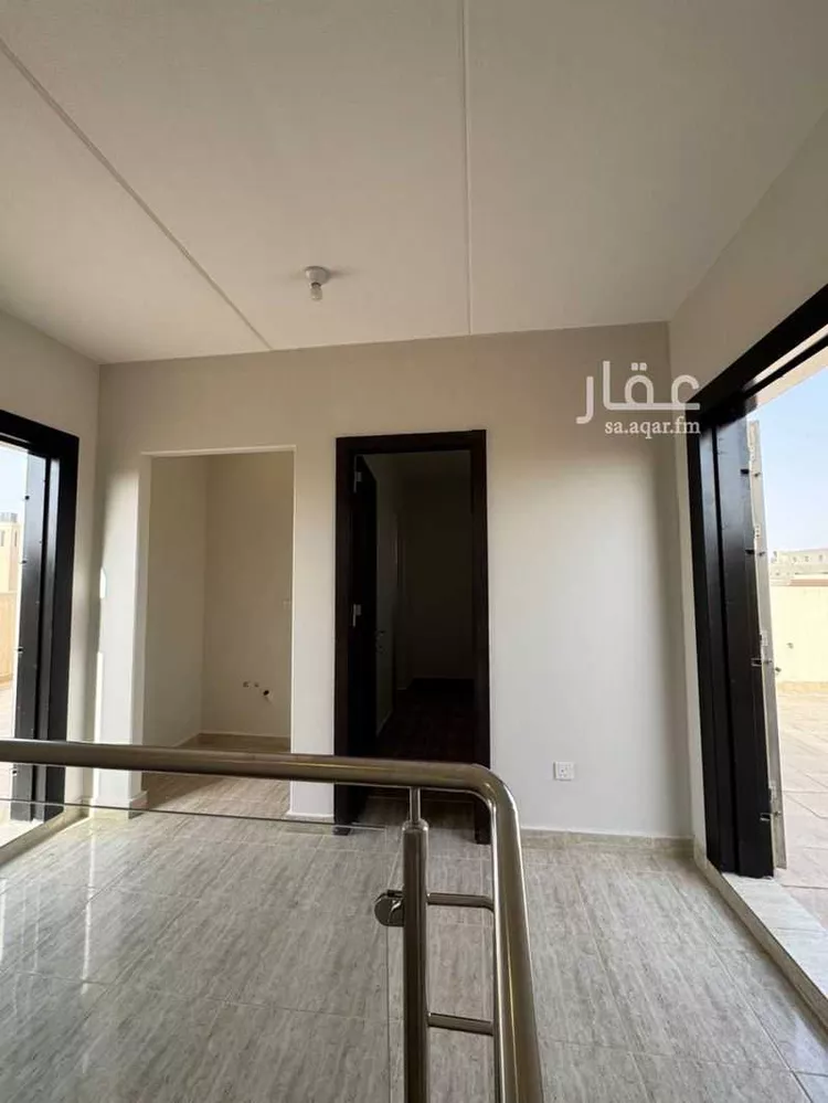 فيلا للبيع في شارع علي بن عمر الحمامي, حي مطار الملك خالد الدولي, مدينة الرياض, منطقة الرياض صورة 3