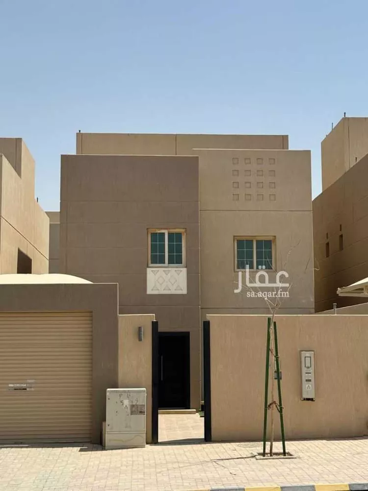 فيلا للبيع في شارع علي بن عمر الحمامي, حي مطار الملك خالد الدولي, مدينة الرياض, منطقة الرياض
