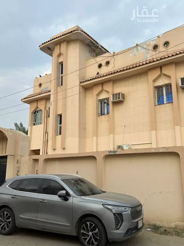 عمارة للبيع في شارع صلاح الدين الايوبي ، صامطة ، الطوال