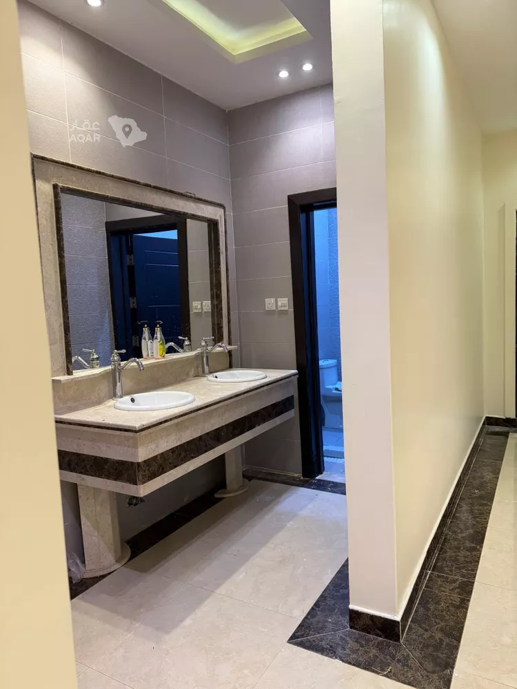 Floor for Rent in Riyadh Dhahrat Laban 5