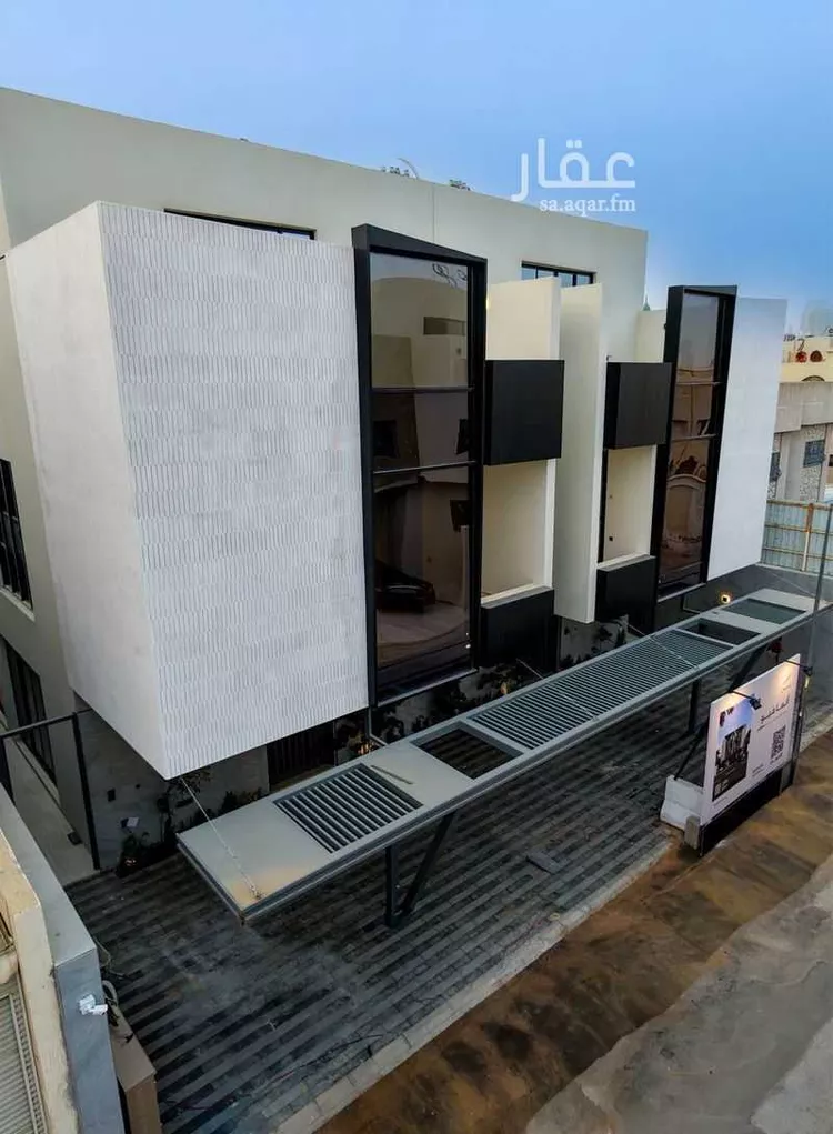 دور للبيع في شارع الرمث, حي المعذر الشمالي, مدينة الرياض, منطقة الرياض 1 صورة