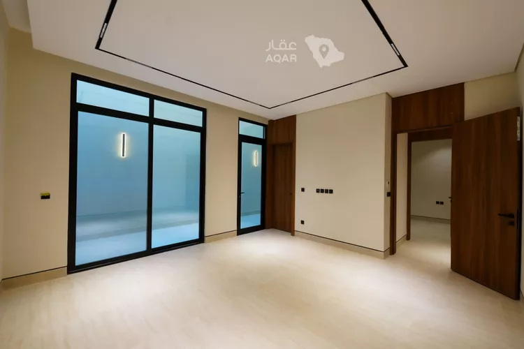 Floor for Sale in Riyadh Al Wurud 7