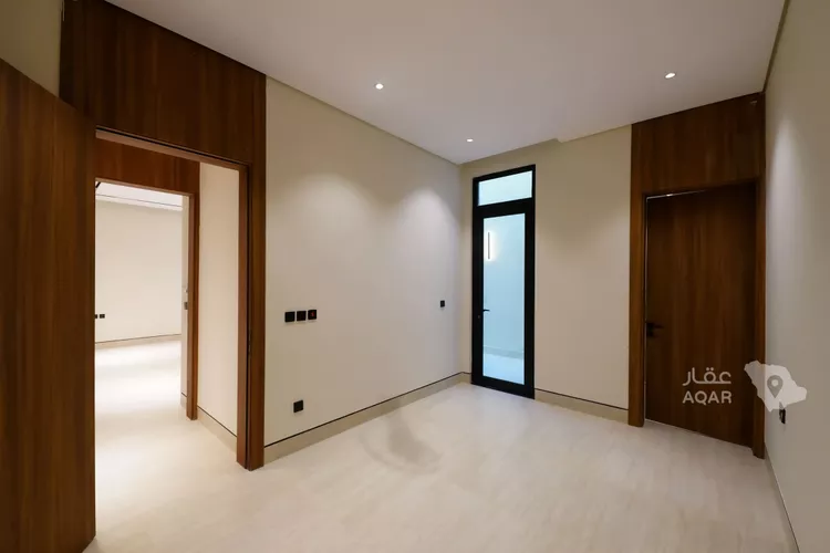 Floor for Sale in Riyadh Al Wurud 8