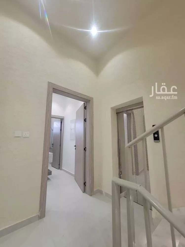 دور للبيع في شارع محمد بن أحمد الفاسي, حي المعيزيلة, مدينة الرياض, منطقة الرياض صورة 2