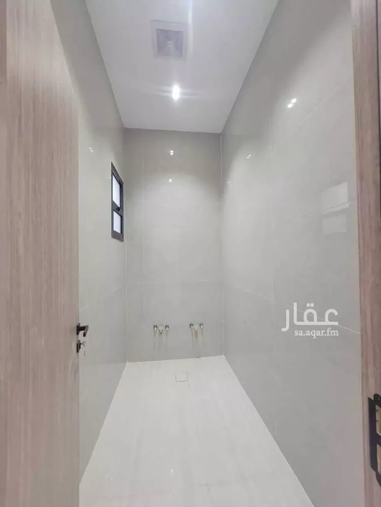 دور للبيع في شارع محمد بن أحمد الفاسي, حي المعيزيلة, مدينة الرياض, منطقة الرياض صورة 4