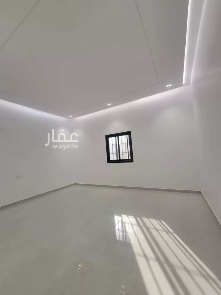 دور للبيع في شارع محمد بن أحمد الفاسي, حي المعيزيلة, مدينة الرياض, منطقة الرياض 8