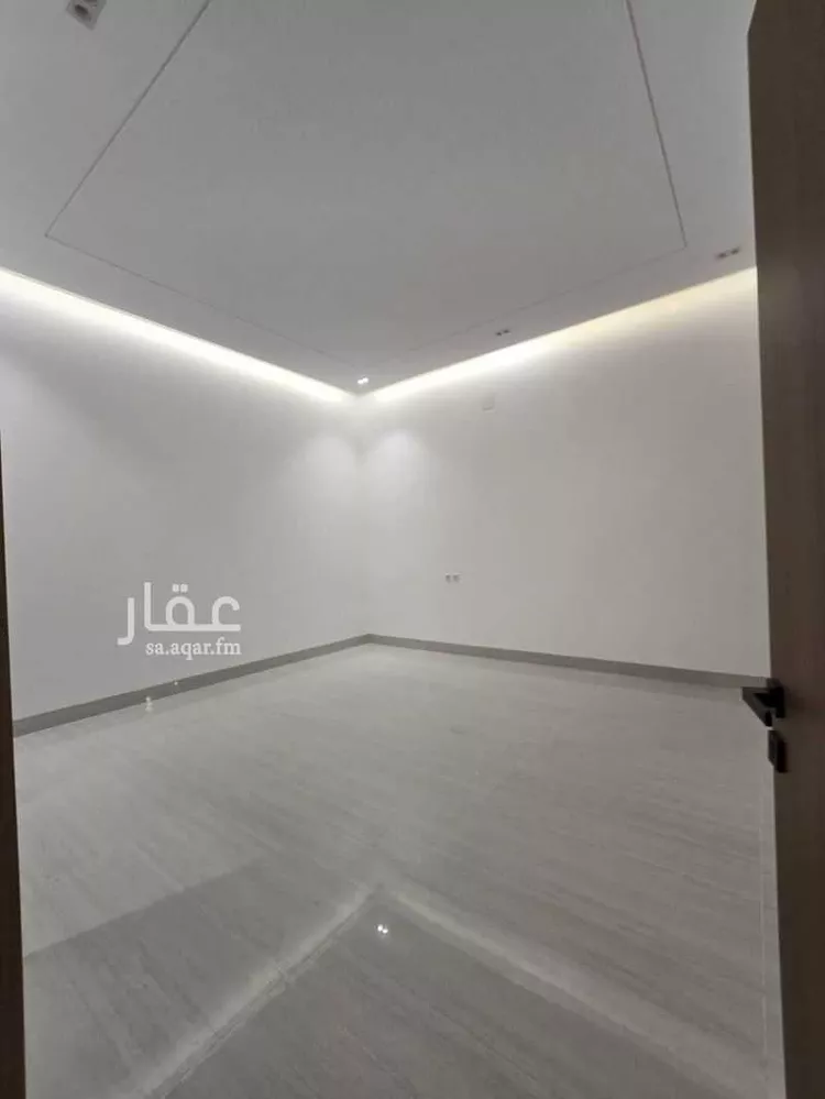 فيلا للبيع في شارع محمد بن أحمد الفاسي, حي الرمال, مدينة الرياض, منطقة الرياض صورة 2