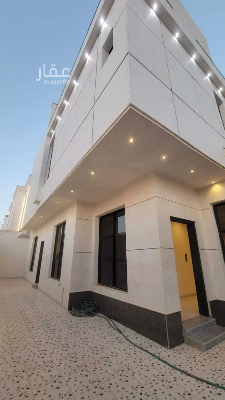 فيلا للبيع في شارع عبدالحي كمال, حي المعيزيلة, مدينة الرياض, منطقة الرياض