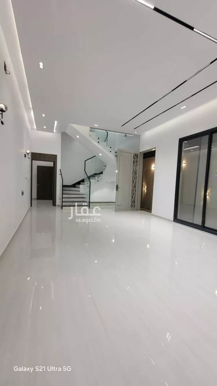 فيلا للبيع في شارع محمد بن أحمد الفاسي, حي الندوة, مدينة الرياض, منطقة الرياض 8