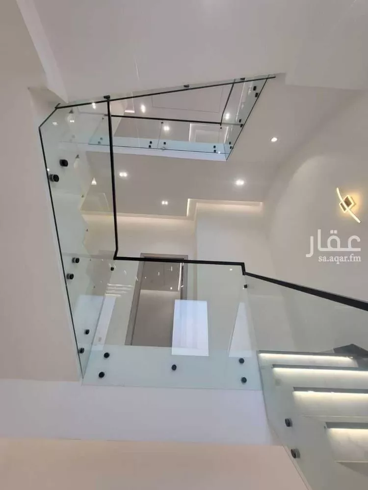 فيلا للبيع في شارع محمد بن أحمد الفاسي, حي المعيزيلة, مدينة الرياض, منطقة الرياض