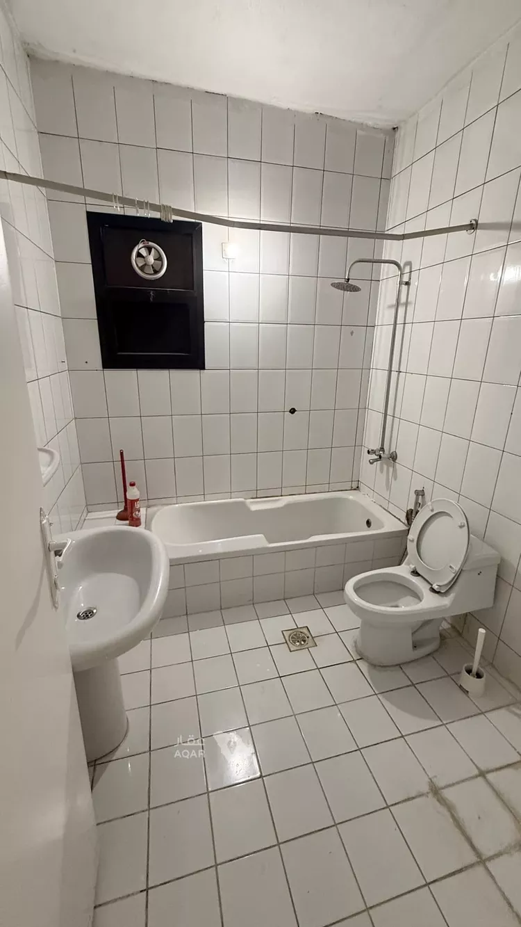 Floor for Rent in Riyadh Ar Rawabi 5