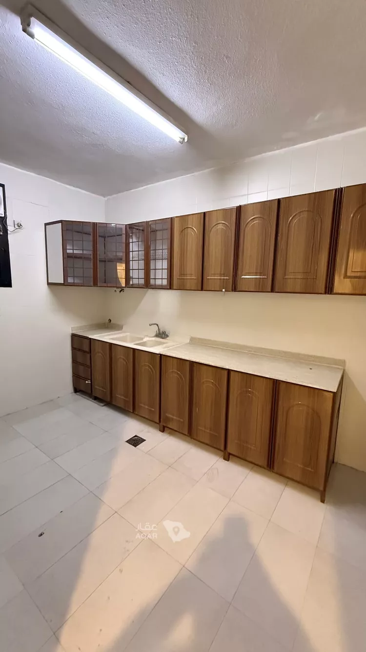 Floor for Rent in Riyadh Ar Rawabi 9