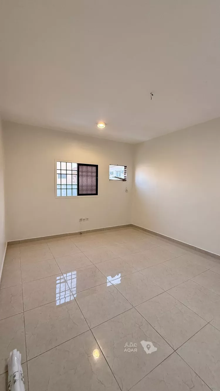 Floor for Rent in Riyadh Ar Rawabi 4