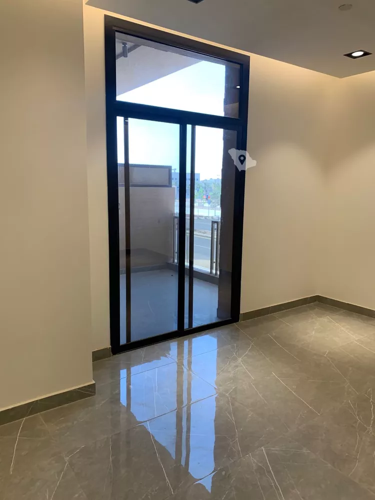 شقة للإيجار في شارع الامير مقرن بن عبدالعزيز, حي مغرزات, مدينة الرياض, منطقة الرياض 11