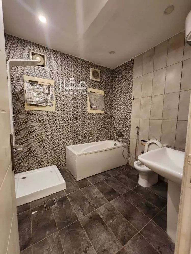 شقة للإيجار في شارع عبد الله بن هاشم يماني, حي مريخ, مدينة جدة, منطقة مكة المكرمة