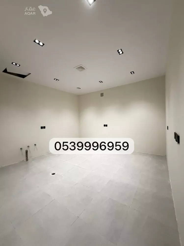 Floor for Sale in Riyadh Dirab 8