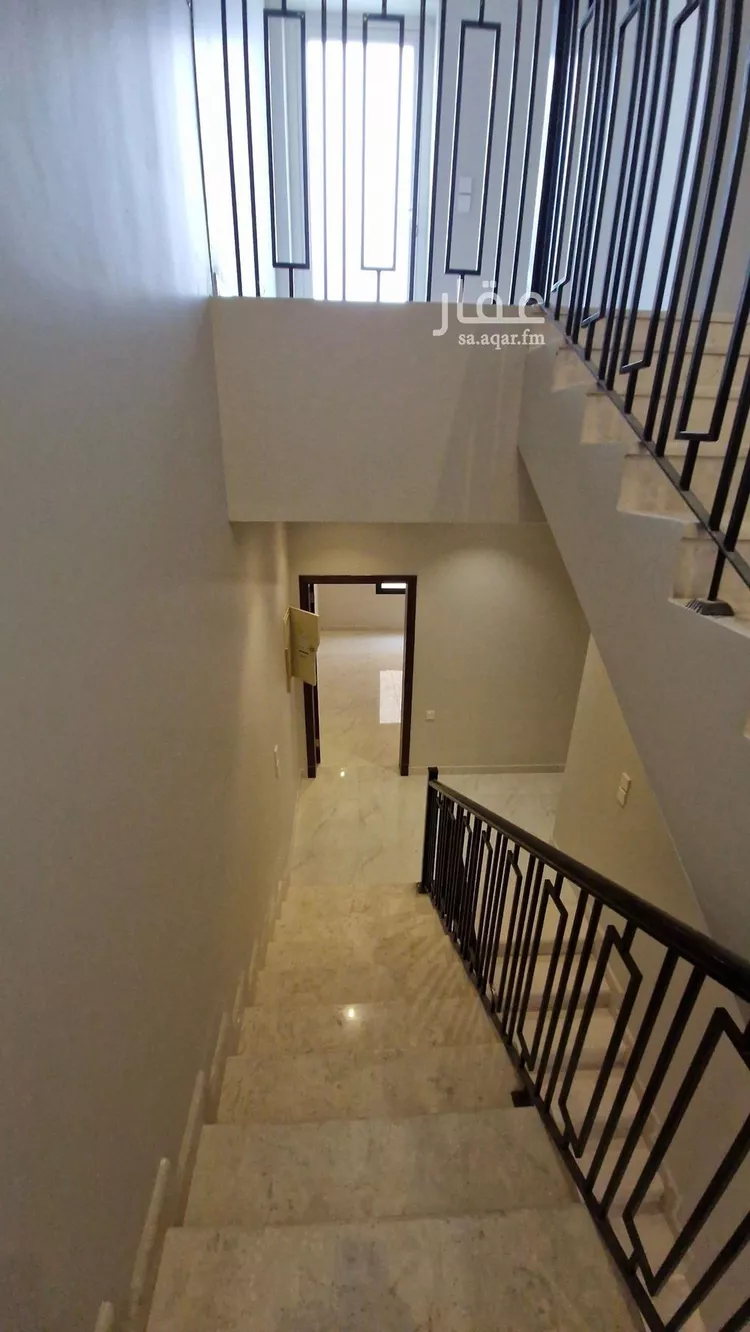 فيلا للبيع في شارع ابن الشهاب, حي الراكة الشمالية, مدينة الدمام, المنطقة الشرقية صورة 2