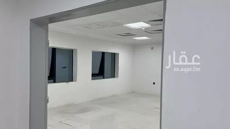 مكتب تجاري للإيجار في شارع عمر بن الخطاب الفرعي, حي الملز, مدينة الرياض, منطقة الرياض 11