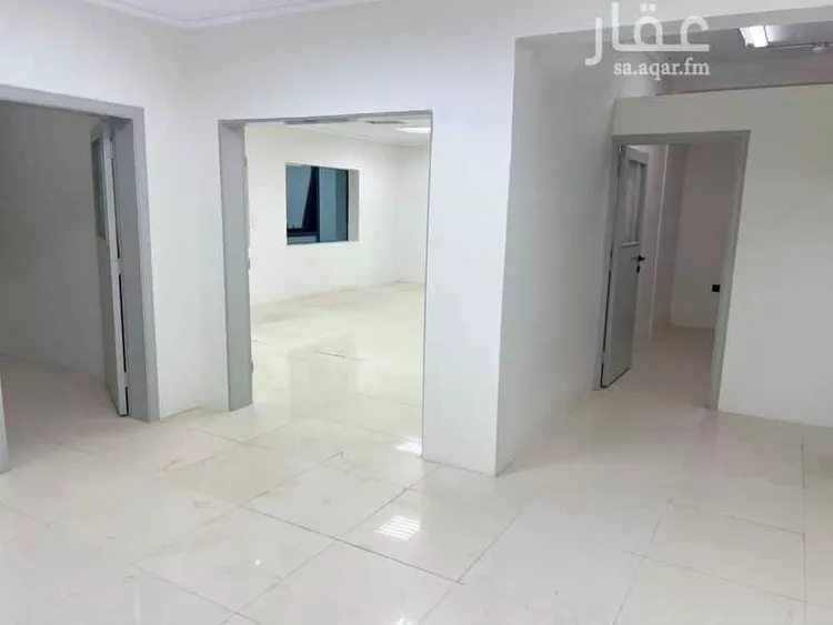 Commercial Office for Rent in Riyadh Al Malaz صورة 3