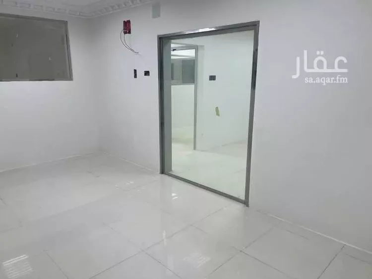 مكتب تجاري للإيجار في شارع عمر بن الخطاب الفرعي, حي الملز, مدينة الرياض, منطقة الرياض 6