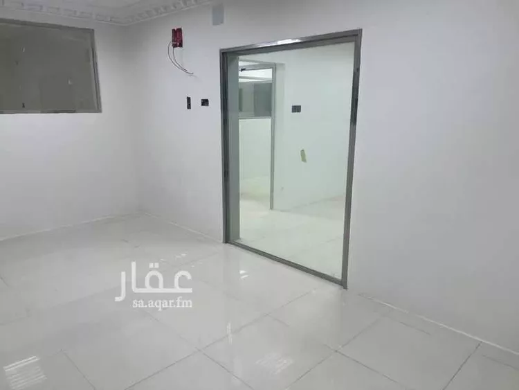 مكتب تجاري للإيجار في شارع عمر بن الخطاب الفرعي, حي الملز, مدينة الرياض, منطقة الرياض صورة 4