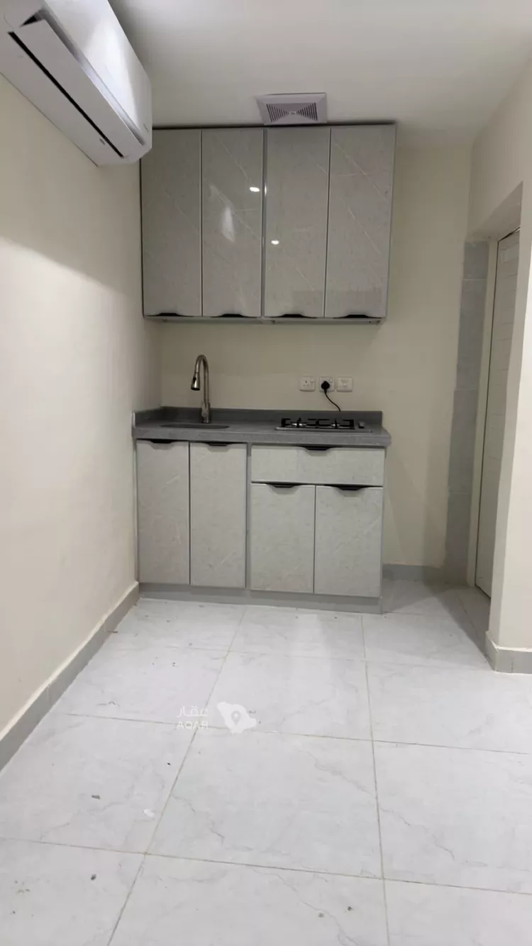 Room for Rent in Riyadh Al Janadriyah