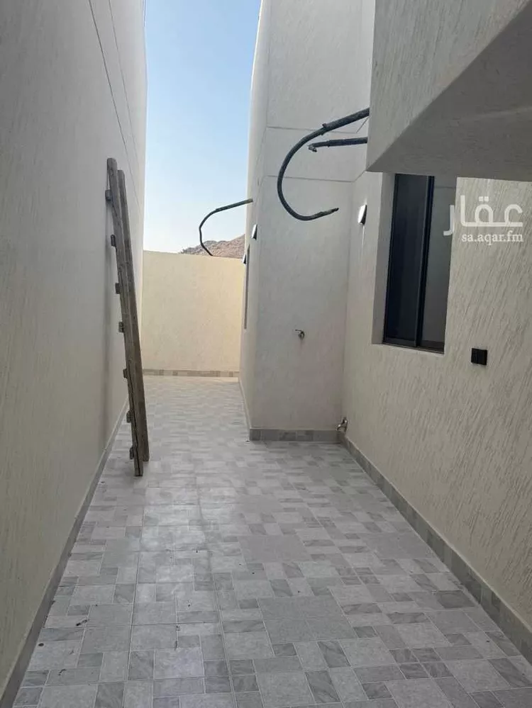 دور للبيع في شارع عبدالفاضل ابن اسماعيل, حي طيبة, مدينة المدينة المنورة, منطقة المدينة المنورة صورة 4