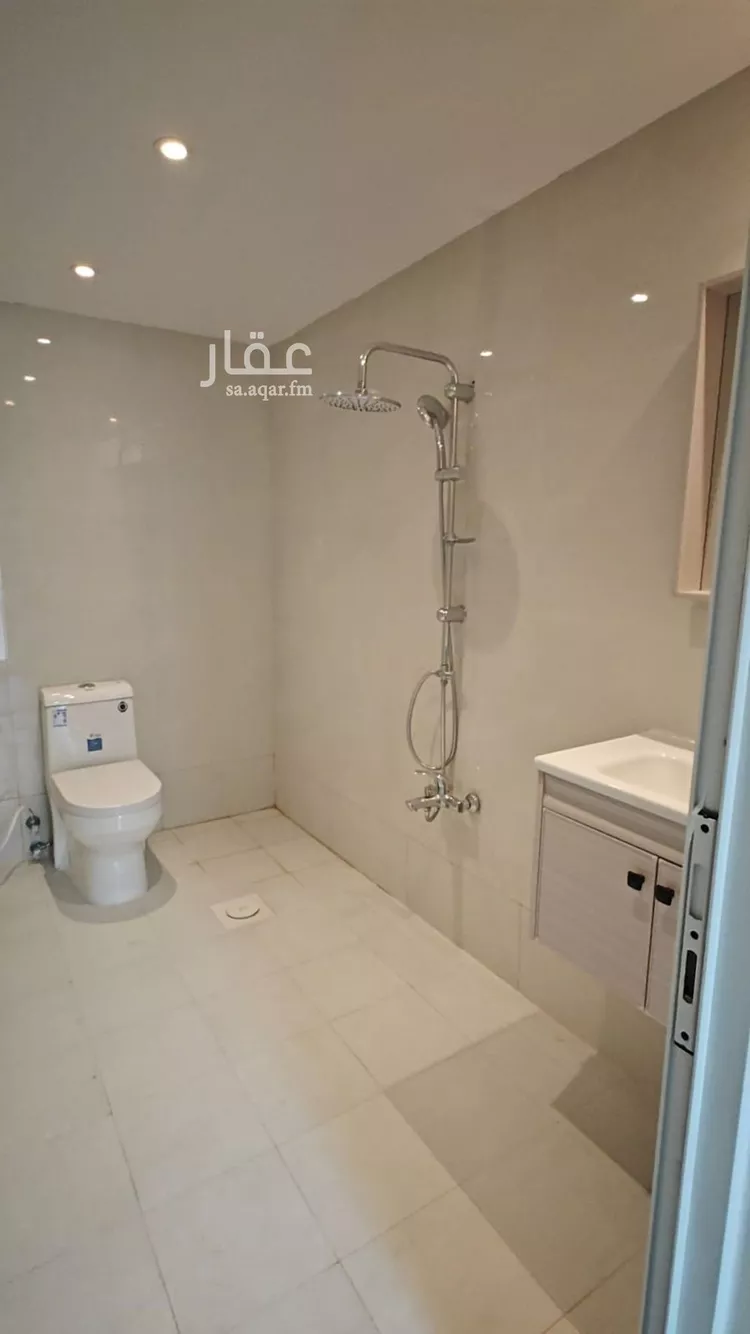 عمارة للبيع في شارع 19أ, حي العقربية, مدينة الخبر, المنطقة الشرقية صورة 2