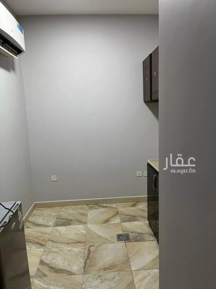 غرفة للإيجار في شارع حفص ابن ميسرة, حي الدوحة الجنوبية, مدينة الظهران, المنطقة الشرقية صورة 3