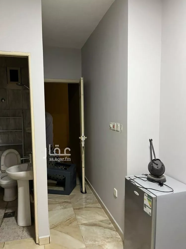 غرفة للإيجار في شارع حفص ابن ميسرة, حي الدوحة الجنوبية, مدينة الظهران, المنطقة الشرقية صورة 2
