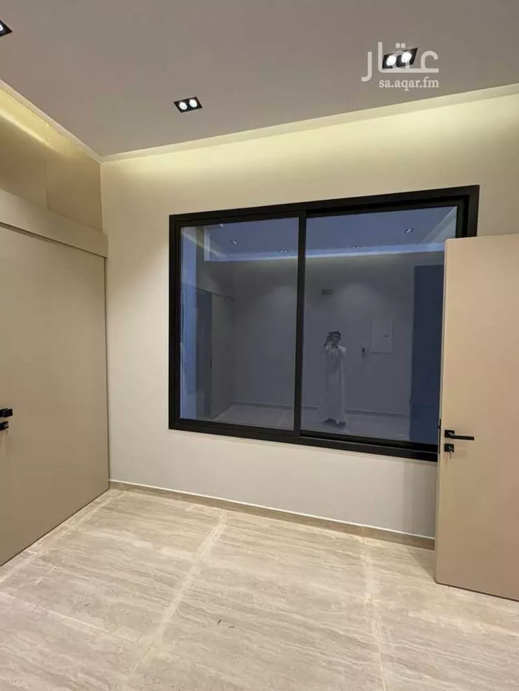 Floor for Rent in Riyadh Al Janadriyah 8