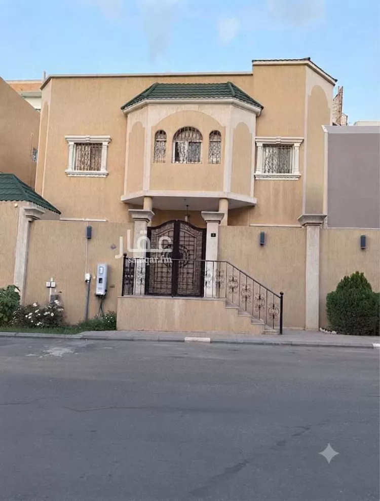 فيلا للبيع في شارع مؤيد الدين الحارثي, حي المروج, مدينة أبها, منطقة عسير صورة 2