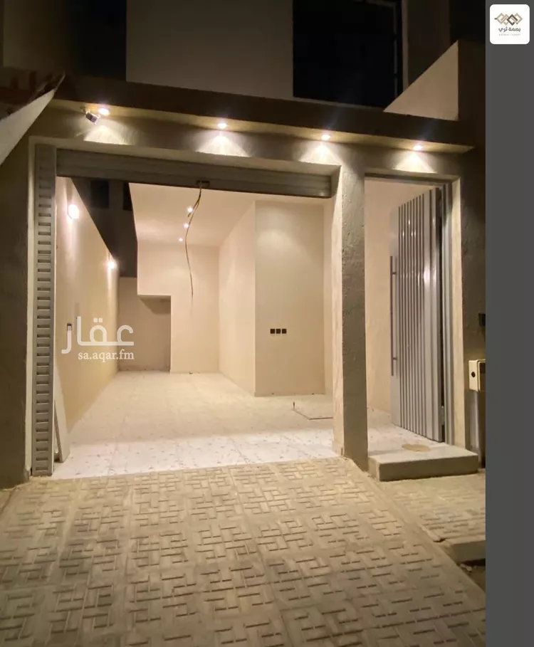 دور للبيع في شارع المعازل, حي الحزم, مدينة الرياض, منطقة الرياض 15